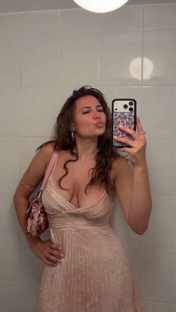 Ester dobrik page leaked private photo uncensored HD quality