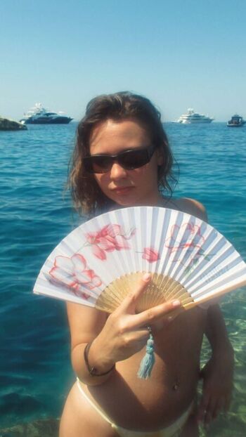 Ester dobrik page leaked private photo uncensored HD quality