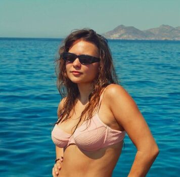 Ester dobrik page leaked private photo uncensored HD quality