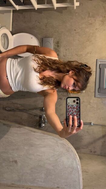 Ester dobrik page leaked private photo uncensored HD quality