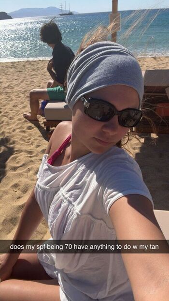Ester dobrik page leaked private photo uncensored HD quality