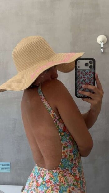 Ester dobrik page leaked private photo uncensored HD quality