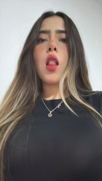 Fernandavaal page leaked private photo uncensored HD quality