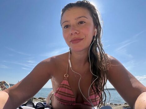 Genevieve hannelius page leaked private photo uncensored HD quality