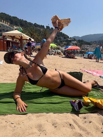 Genevieve hannelius page leaked private photo uncensored HD quality