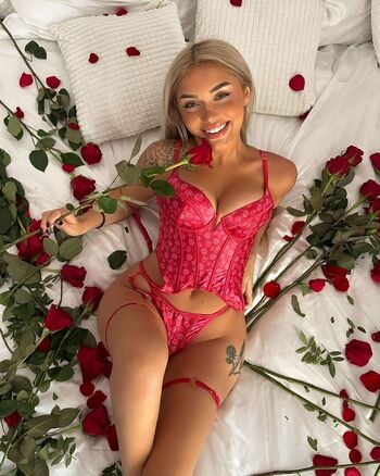 Gwendolynceline  page leaked private photo uncensored HD quality