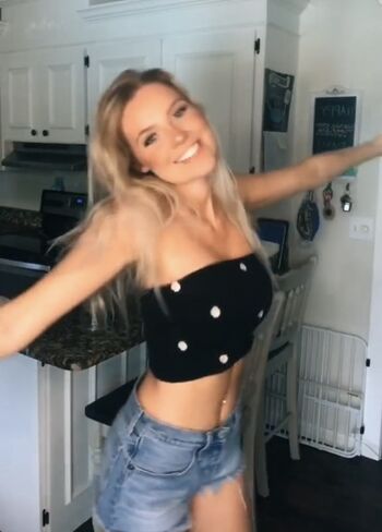 Hailey malles page leaked private photo uncensored HD quality