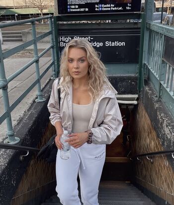 Hailey malles page leaked private photo uncensored HD quality