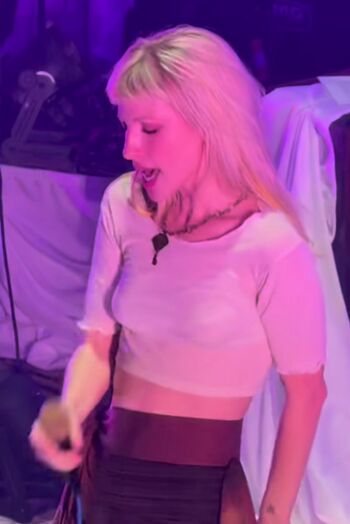 Hayley williams page leaked private photo uncensored HD quality