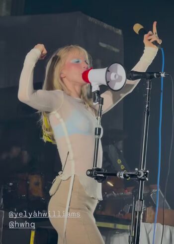 Hayley williams page leaked private photo uncensored HD quality