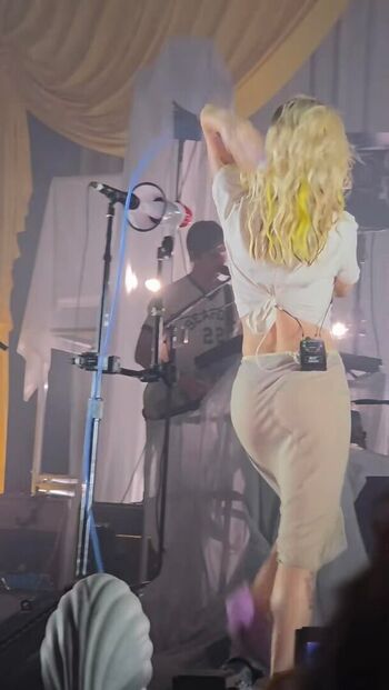 Hayley williams page leaked private photo uncensored HD quality