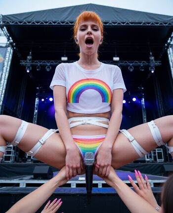 Hayley williams page leaked private photo uncensored HD quality