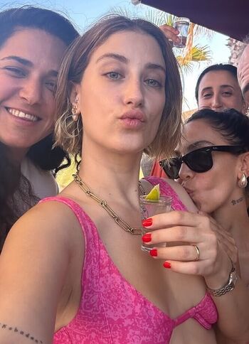 Hazal kaya page leaked private photo uncensored HD quality
