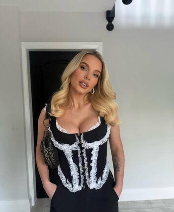 Helen flanagan page leaked private photo uncensored HD quality