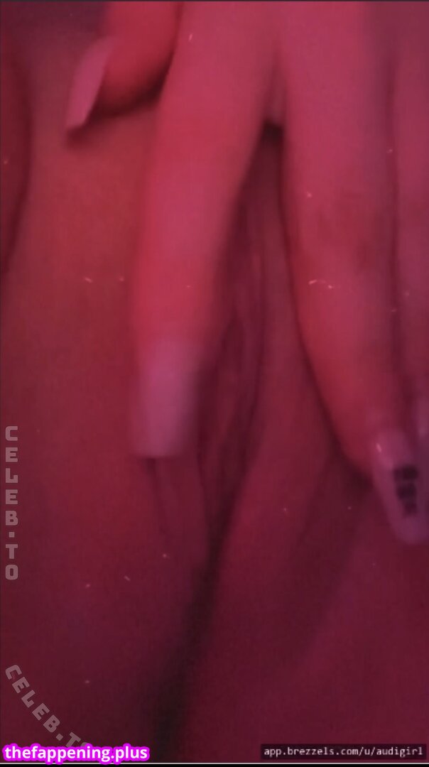 Phoenixbankss leaked private photo uncensored HD quality