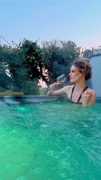 Hollie bennett leaked private photo uncensored HD quality