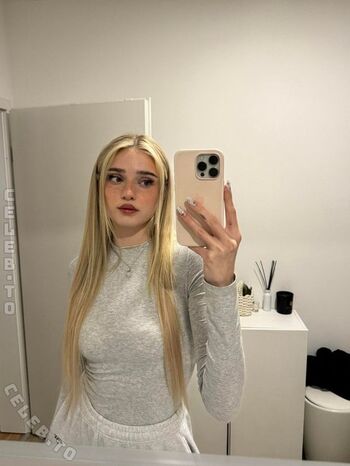 Honeypuu  page leaked private photo uncensored HD quality