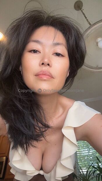 Hotmomjane page leaked private photo uncensored HD quality