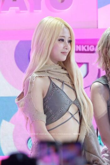 Huh yunjin  page leaked private photo uncensored HD quality