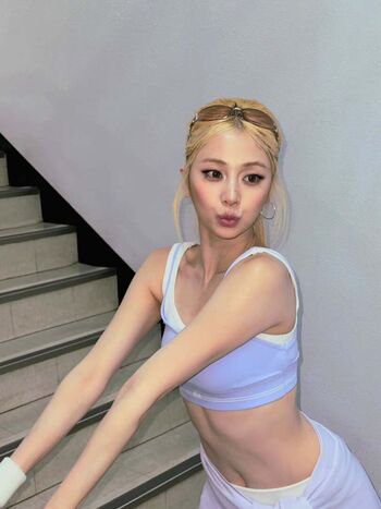 Huh yunjin  page leaked private photo uncensored HD quality