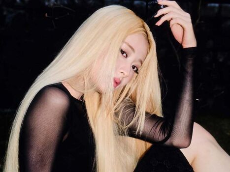 Huh yunjin  page leaked private photo uncensored HD quality