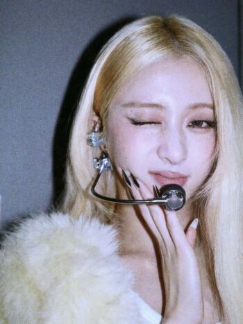 Huh yunjin leaked private photo uncensored HD quality