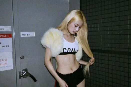 Huh yunjin leaked private photo uncensored HD quality