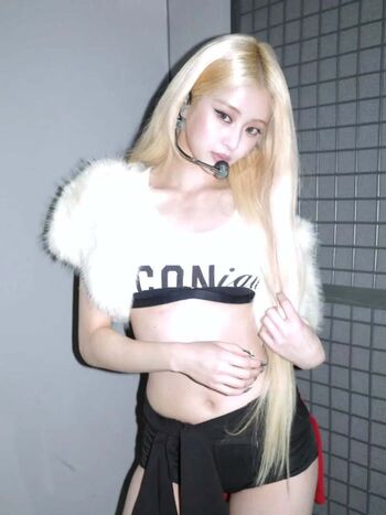 Huh yunjin leaked private photo uncensored HD quality