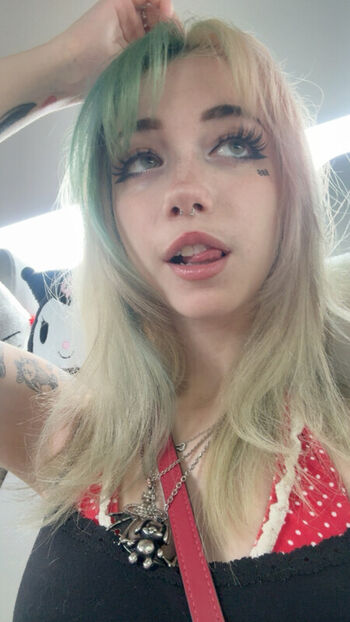 Iluvmeww page leaked private photo uncensored HD quality