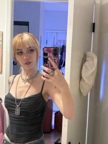 Iluvmeww page leaked private photo uncensored HD quality