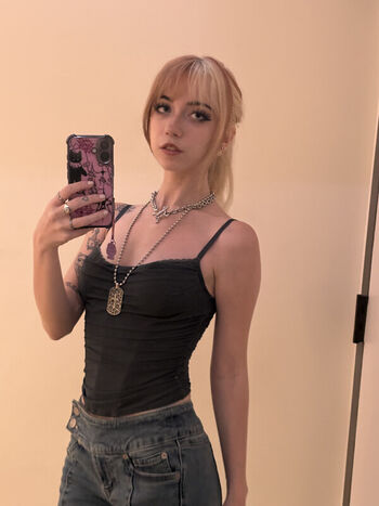 Iluvmeww page leaked private photo uncensored HD quality