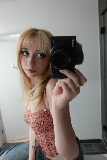 Iluvmeww page leaked private photo uncensored HD quality