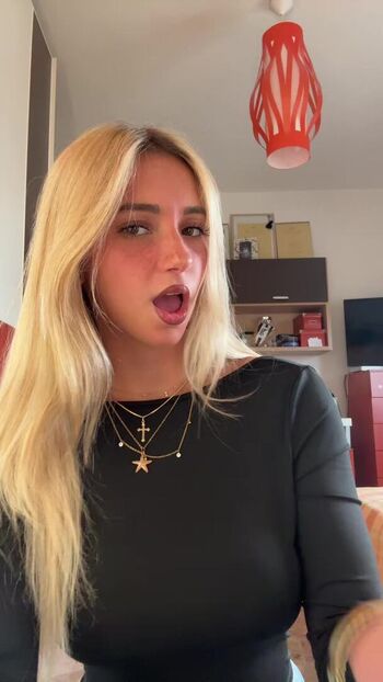 Iris vallaranii page leaked private photo uncensored HD quality