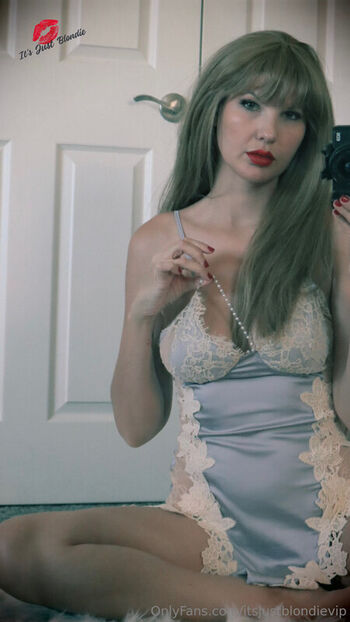 Itsjustblondie leaked private photo uncensored HD quality