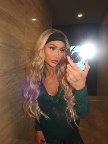 Izzi dame page leaked private photo uncensored HD quality