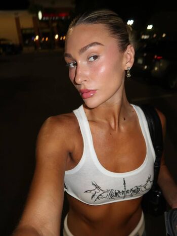 Izzi dame page leaked private photo uncensored HD quality