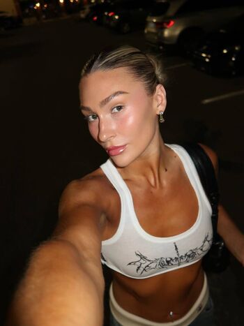 Izzi dame page leaked private photo uncensored HD quality