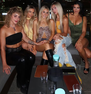 Izzi dame leaked private photo uncensored HD quality