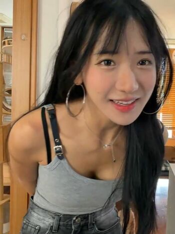 Jinnytty page leaked private photo uncensored HD quality