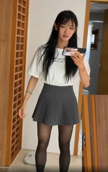 Jinnytty page leaked private photo uncensored HD quality