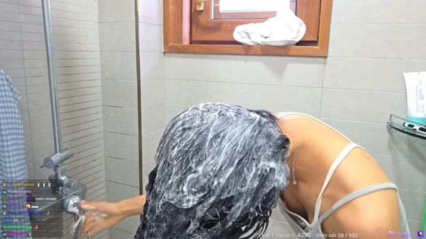 Jinnytty page leaked private photo uncensored HD quality