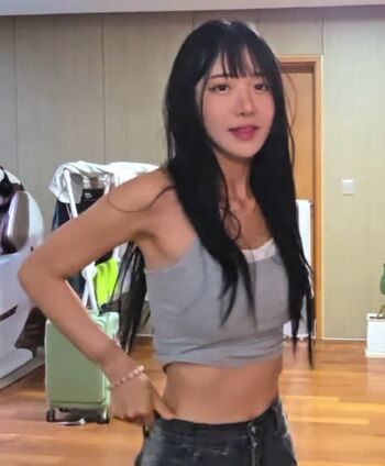 Jinnytty page leaked private photo uncensored HD quality