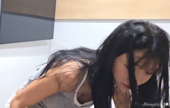 Jinnytty page leaked private photo uncensored HD quality