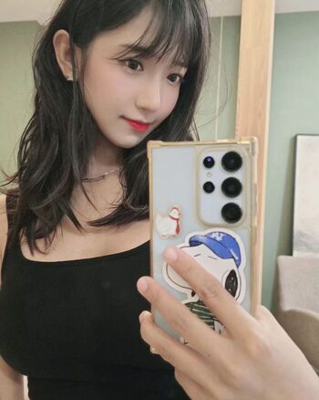 Jinnytty page leaked private photo uncensored HD quality