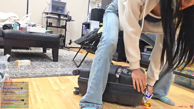 Jinnytty page leaked private photo uncensored HD quality
