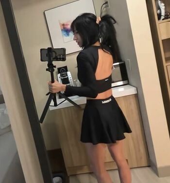 Jinnytty page leaked private photo uncensored HD quality