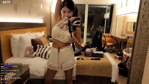 Jinnytty page leaked private photo uncensored HD quality