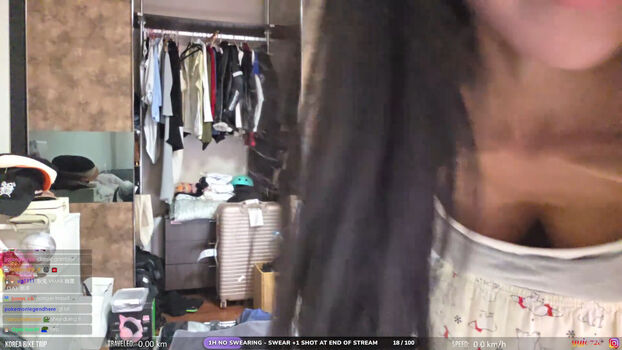 Jinnytty page leaked private photo uncensored HD quality