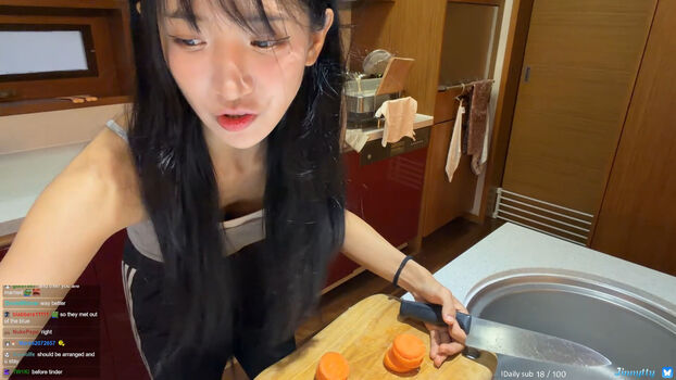 Jinnytty leaked private photo uncensored HD quality