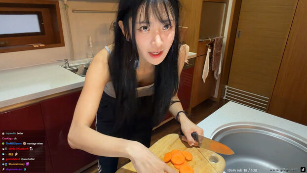 Jinnytty leaked private photo uncensored HD quality